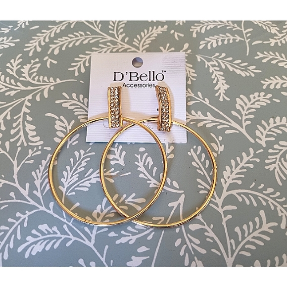 NWT D'BELLO Gold hoop earrings with "diamond" accent. - Picture 6 of 7